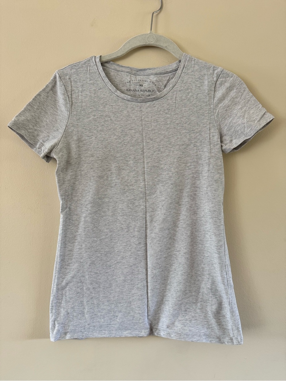 Banana Republic Light Gray Crewneck Short Sleeve Tee